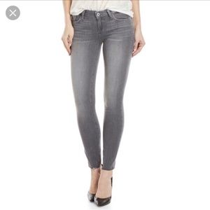 NWOT Paige Verdugo Ankle raw hem jeans